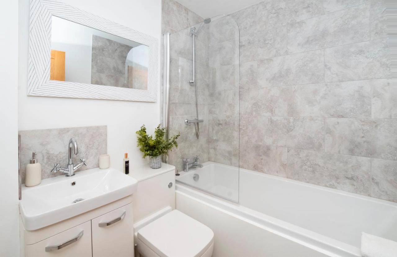 Livingstone Street Apartments With Free Parking York Extérieur photo